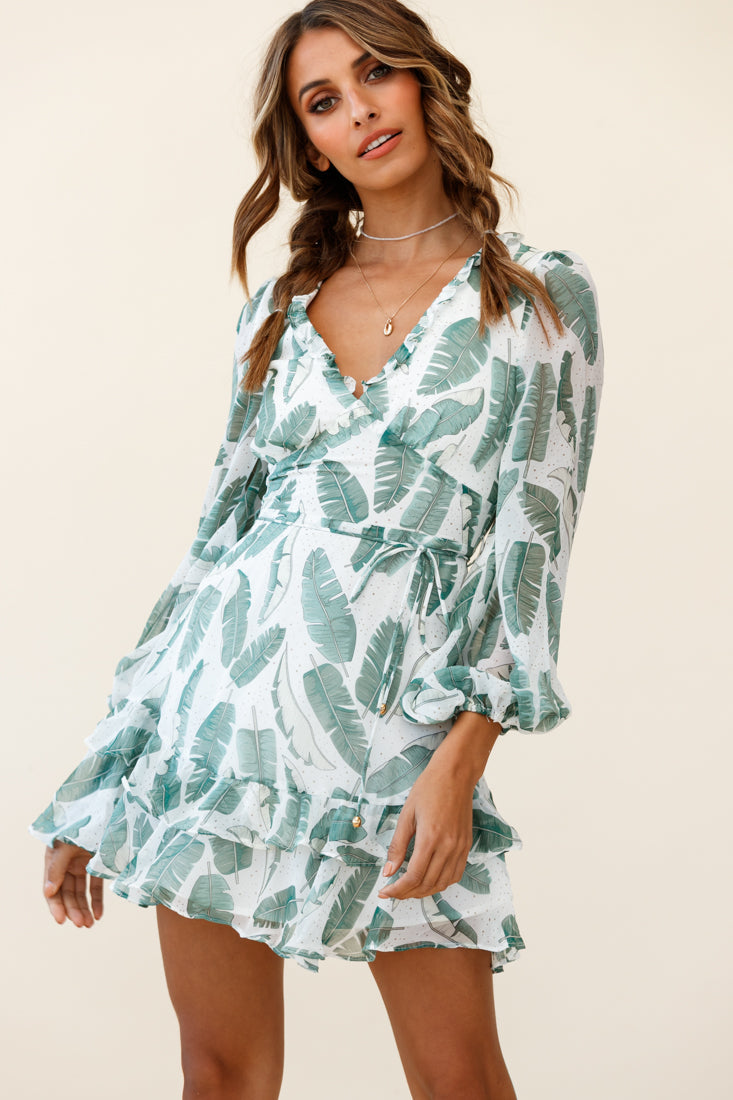 Tozzi Long Balloon Sleeve V-Neckline Dress Feather Print White